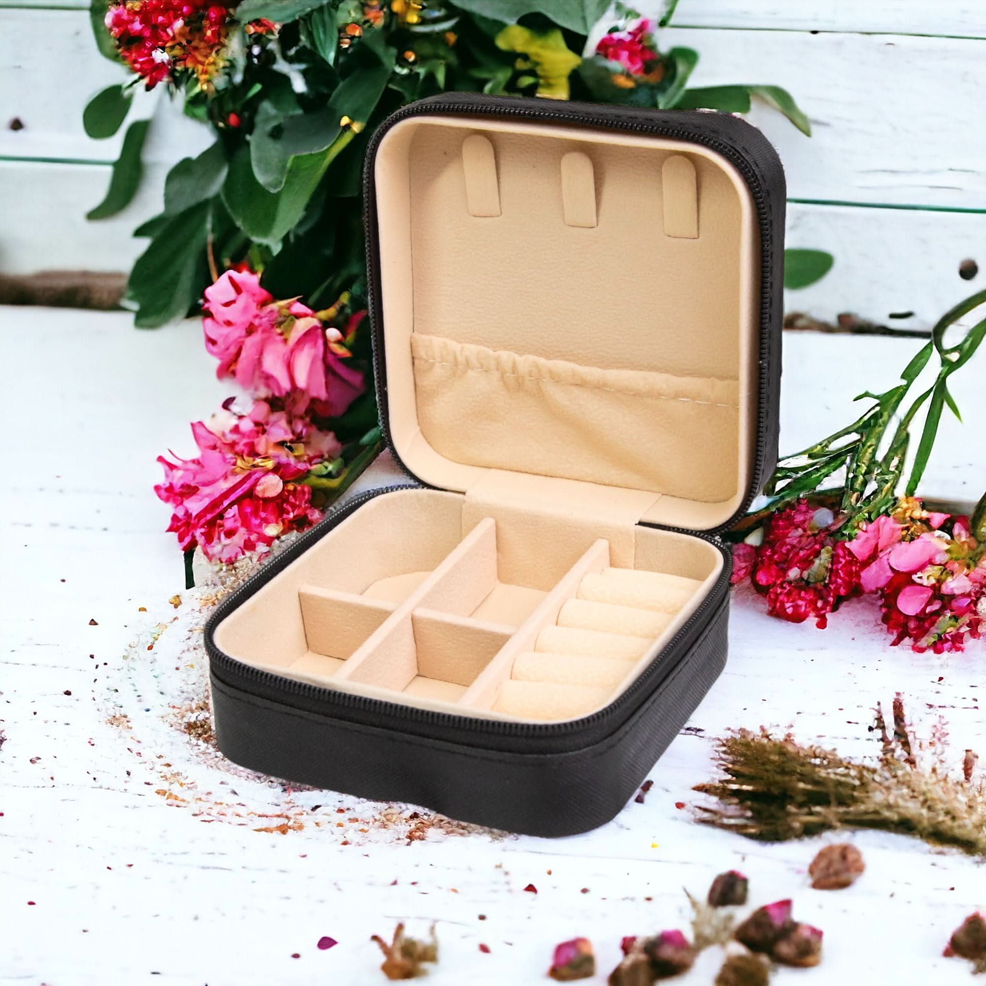 Mini Leather Square Jewellery Box – Portable Travel Organizer for Rings, Earrings & Necklaces